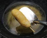 Foto langkah ke 5 dari resep Mozzarella corndog.