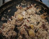 Foto del paso 3 de la receta: Recalentado de judías con arroz, huevos y salchichas