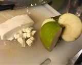 Foto del passaggio 4 della ricetta Insalata tiepida di cavolo cappuccio al vino rosso 🍷 con lenticchie, feta e mela 🍏