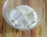A picture of step 3 of Creamy Mango Nuts Smoothie".
