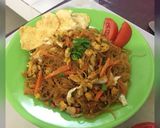 Foto langkah ke 7 dari resep Bihun Goreng Spesial 🌸.