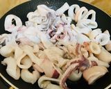 Foto langkah ke 2 dari resep #35. Cumi Sambal Bawang.