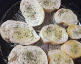Foto del paso 2 de la receta: Pan tostado con aceite y orégano