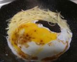รูปขั้นตอนการทำที่ 2 ของ มันฝรั่งเส้นผัดไข่
