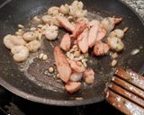 Foto del paso 5 de la receta Ensalada tibia de gambas y pollo