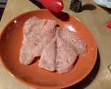 Foto del paso 1 de la receta: Bocadillo de pechuga de pollo y queso de cabra