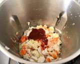Foto del paso 3 de la receta: Pastel al horno con palitos de cangrejo y merluza