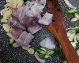 Foto langkah ke 2 dari resep Tumis cumi brokoli.