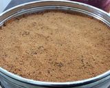 A picture of step 3 of Ice Cream Cake.