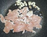 รูปขั้นตอนการทำที่ 2 ของ เส้นหมี่ผัดผักบุ้งใส่ไก่