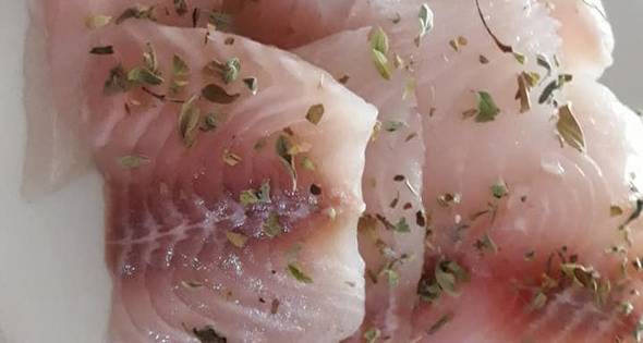Como hacer Frejol Castilla, Con Trozos De Pescado, Platano Y Ensalada!!! |  Cocinar en casa