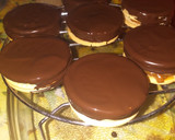 Foto del paso 7 de la receta: Alfajores borrachitos muy fáciles de hacer 👩‍🍳🍫