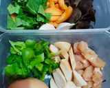 Foto langkah ke 1 dari resep Tumis/ Ca Brokoli bydeesawitri.