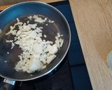 Foto del paso 1 de la receta: Salteado de acelgas y garbanzos en conservas