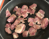 Foto del paso 2 de la receta: Arroz con calabaza y costillejas