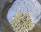 A picture of step 1 of Suji maida pakode.