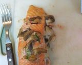 Foto del paso 5 de la receta: Salmón relleno de camarones y champiñones