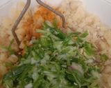 A picture of step 3 of Aloo tikki chaat.