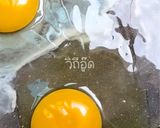 รูปขั้นตอนการทำที่ 3 ของ กุ้งผัดกระเทียม