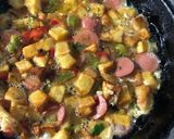 Foto del paso 6 de la receta: Tortilla de papa y panchos🤍🥔
