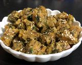 A picture of step 8 of Methi palak muthiya dhokla.