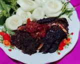Foto langkah ke 5 dari resep Sambal Hitam Bebek Madura.