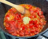 Une image de l'étape 11 de Courgettes et tomates, oignon rouge au bouillon de gambas.