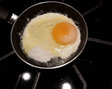 Foto del paso 3 de la receta: Desayuno rico y rápido 😋