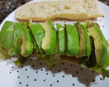 Foto del paso 4 de la receta: Bocata de aguacate con mermelada de tomate