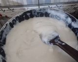 Foto langkah ke 3 dari resep Bubur sumsum super lembut.