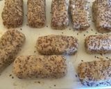 Foto del paso 5 de la receta: Bastones de pollo rellenos con jamón y queso con semillas de lino