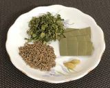 A picture of step 1 of Dahi Bhindi.