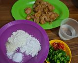 Foto langkah ke 1 dari resep Ayam Popcorn Goreng Pandan.
