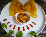 A picture of step 4 of Stuffed paneer Chilla.