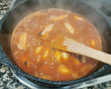 Foto del paso 4 de la receta: Calamars amb salsa americana i ametlles