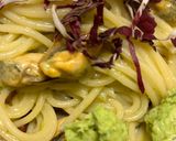 Foto del passaggio 6 della ricetta Spaghetti in padella 50 crema di cavoletti di Bruxelles cozze e radicchio rosso