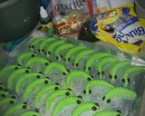 Foto langkah ke 4 dari resep Caterpillars Cookies/Kue Ulat.
