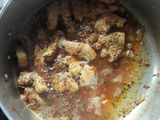 Pechuga de pollo al vino blanco y Curry gratinado con arroz