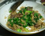 รูปขั้นตอนการทำที่ 4 ของ ข้าวผัดเนื้อคะน้าน้ำมันหอย