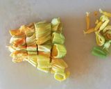 Foto del passaggio 4 della ricetta Spaghetti con crema di zucchine e fiori di zucca 🌷