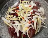 Hình bước làm 4 của món Mực hấp gừng hành