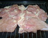 Foto del paso 1 de la receta: Pechugas de pollo y patas deshuesadas a la pizza