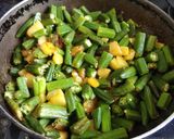 बटाटा भिंडी फ्राई (Batata bhindi fry recipe in Hindi) रेसिपी चरण 2 फोटो