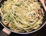 Cukkini, mint tésztahelyettesítő (diéta idejére is akár) recept fázis 4 fotója