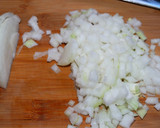 Foto del paso 1 de la receta: Pechuga de pollo con salchichas blancas a la cerveza