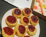 Foto del paso 4 de la receta: Galletas de avena y mermelada 💖 sin harina de trigo