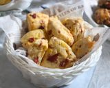 Foto langkah ke 8 dari resep Cheese Scone - Frozen bread.