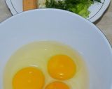 Foto langkah ke 1 dari resep Tamagoyaki isi sosis (Telur Dadar Gulung).