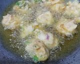 A picture of step 5 of Moong & Urad dal Pakodi.