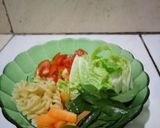 Foto langkah ke 2 dari resep Honey-Mustard Fusilli Salad.